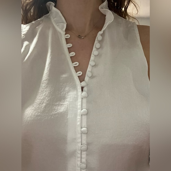 White ruffled button up tank top from Express- size M - Picture 4 of 6
